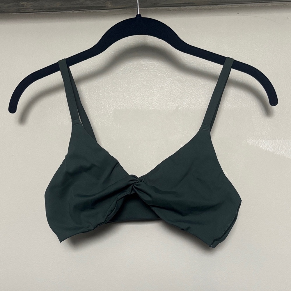 Elevate Twist Front Bralette GymShark